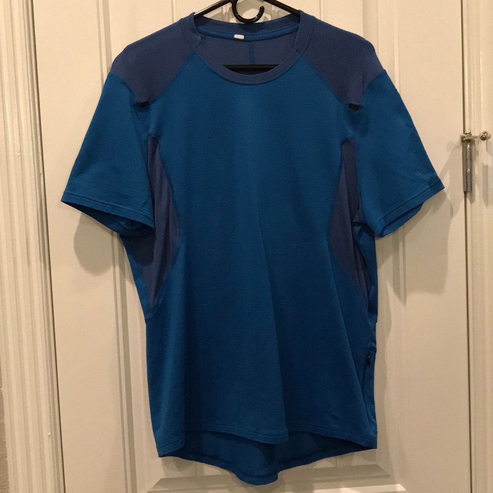 Lululemon running shirt
